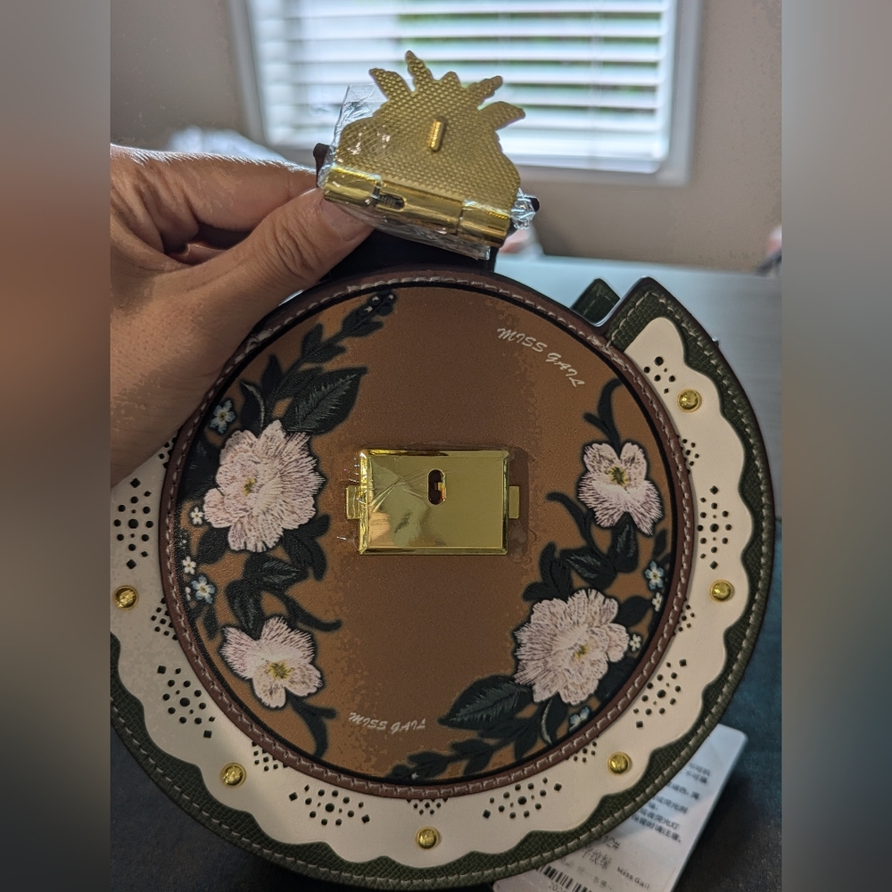 Green Round Bag With Strap - image 5